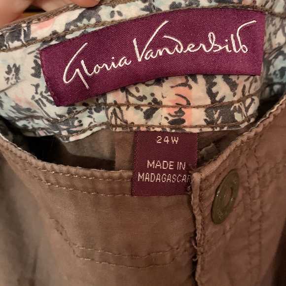 Brown khaki shorts - Picture 5 of 5